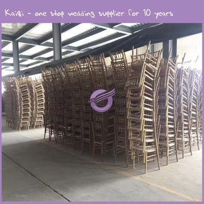 China ZY24400 solid wood wedding gold dining solid wood chiavari chairs with cushion for sale