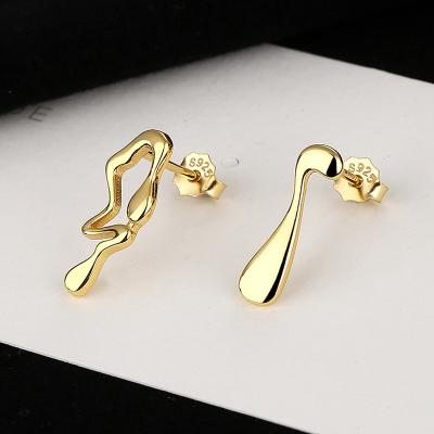 China FASHIONABLE Independent S925 Design 925 Gold Plated Geometric Asymmetrical Sterling Silver Stud Earrings for sale