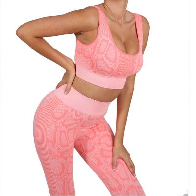 China Breathable In Running Custom Sport Clothes Ladies Gym Fitness Active Wear High Waisted Leggings 2 Piece Set Seamless Yoga Set for sale