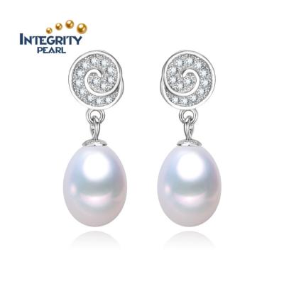 China TRENDY Flower Stud Earrings Wedding 925 Genuine Genuine Freshwater Sterling Silver Vintage Bridal Pearl Earrings for sale