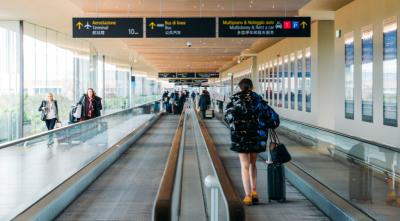 China Der 11 Grad-Flughafen-beweglicher Gehweg VVVF steuerte Aluminiumlegierungs-Rollsteige zu verkaufen