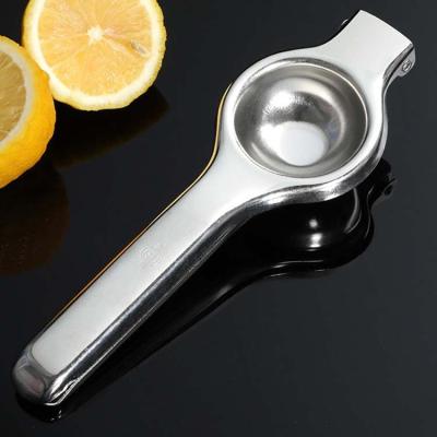 China Viable High Quality Manual Stainless Steel Juice Machine Lemon Juicer Kitchen Orange Utensils Squeeze Lemonizer for sale