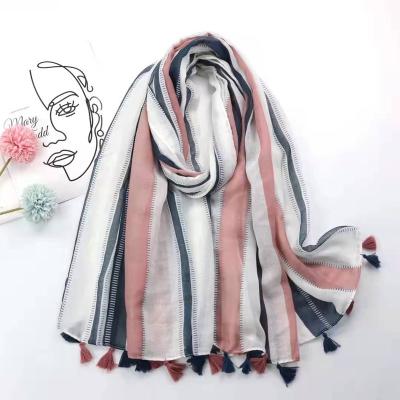 China Soft touch feeling splicing ethnic style printed warm fashionable scarf Shaw long spring cotton hand canvas feel scarf and autumn double function scarf for sale