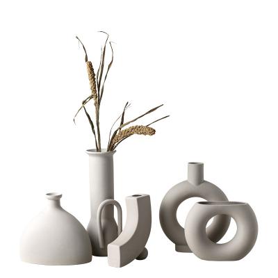 China Nordic modern ceramic hydroponic decorative white dry vase CLASSIC home decor ornament and flower vases porcelain for sale