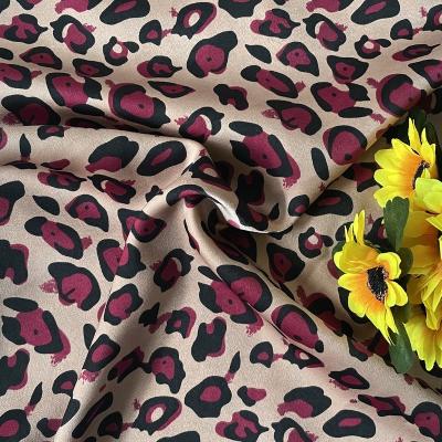 China Pure fashion textile flowers colorful designs 110gsm custom floral printed fabric for making dress shirts for sale