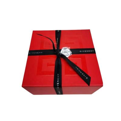 China YC90002 Custom Red Gift Boxes Recyclable With Magnetic Lid Luxury Paper Cardboard Packaging Magnetic Folding Box for sale