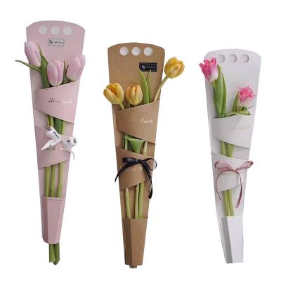 China Recyclable Simple Cone Flower Box Valentine's Day Flower Rose Packaging Portable Flower Bag Arranging Box for sale