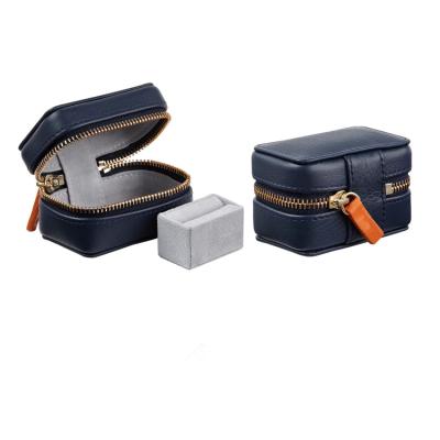 China Universal personalized zip around ring leather box with a removable suede cushion for sale