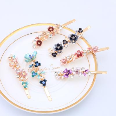 China Smart Casual Vintage Flower Design Decorative Metal Gold Tone Hair Clips Painted Baking Lacquer Rhinestone Clip for sale