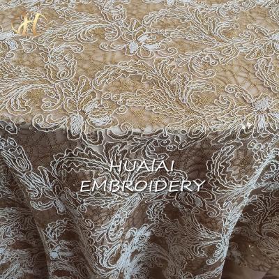 China Amazing Technology Simple 120 Inch Polyester Sequin Around Cake Wedding Table Cloth for sale