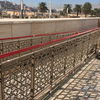 China Modern Balcony Railings Fence Iron Glass Balusters for sale