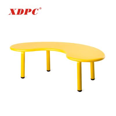 China Eco - Friendly Customize Light Children Reading Writing Kidney Shape Plastic Half Moon Table for sale