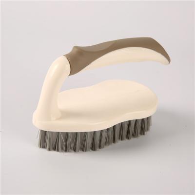 China Eco-friendly Iron Shape Hand Rubbing Brush Eco-friendly Plastic Cloth Cleaning Brush For Cleaner Tools for sale