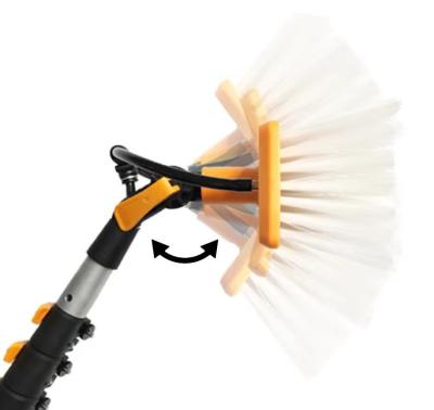 Κίνα Solar Cleaning Brush For Roof With Dual Use Water Pump / Faucet προς πώληση