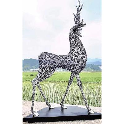 China Garden Deocration Outside Modern Metal Iron Hollow Elk Garden Decoration Deer Sculpture for sale