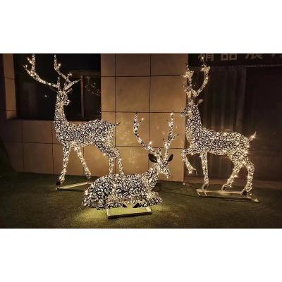 China Modern Home Garden Deocration Decor Craft Supplies Hollow Shiny Stainless Steel Deer Sculpture For Garden Decoration for sale