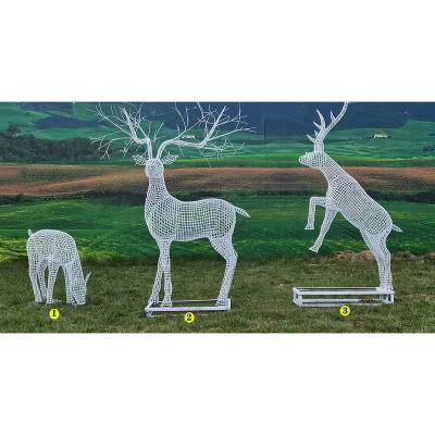 China Garden Deocration Best Selling Art Stainless Steel Wire Hollow Deer Statues Ornaments for sale