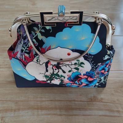 China Ethnic Fashion Printing Ladies Handbag With Boston Bag for sale