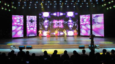 China High Definition P10.4 Flexible Indoor LED Display for Concerts 1R1G1B 9246dots/m2 for sale