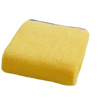 China Home Durable Using Pet Towel Microfiber With Hand Pockets for sale