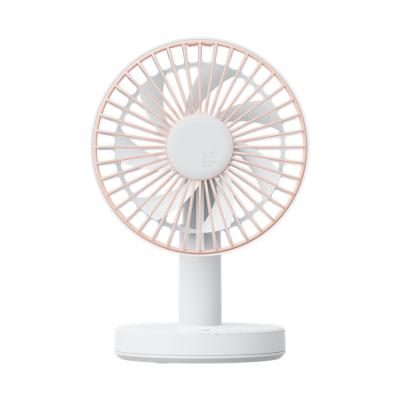 China Small body and small lightweight comfortable desktop size saves space Quiet Low Noise Portable Fan USB Fan for sale