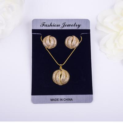 China Wholesale FASHIONABLE China Gold Earring Pendant Made In Copper Jewelry Set for sale