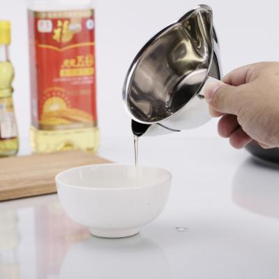 China Kitchen Sustainable Bowl Soup Oil Filter 304 Stainless Steel Fat Separator Cooking Tool Fat Gravy Separator for sale