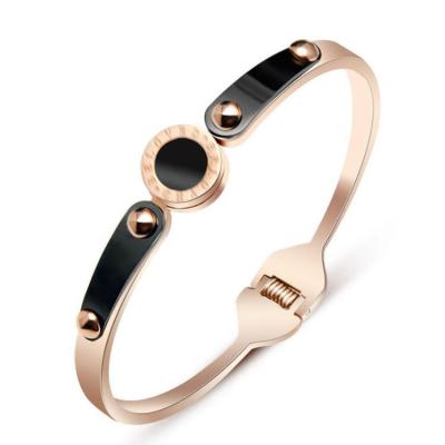 China Simple CLASSIC factory price bracelet directly designs new style bracelet for sale