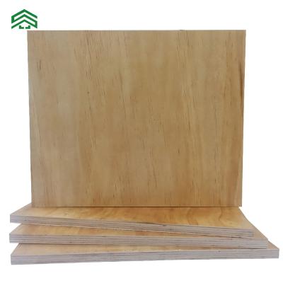 China 3/4 High Quality Waterproof Clear Varnish Plywood Formwork 18mm Lacquer Plywood Sheet For Construction for sale