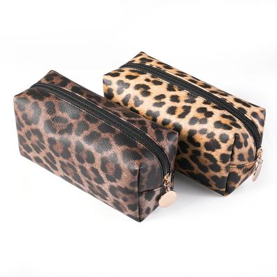 China Leopard Print Fashion Leopard Print Synthetic Leather Cosmetic Bag for sale