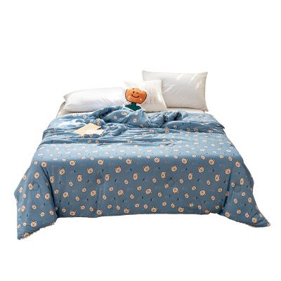 China Disposable Blue Baby Bear Color Printing Comforter Set for sale