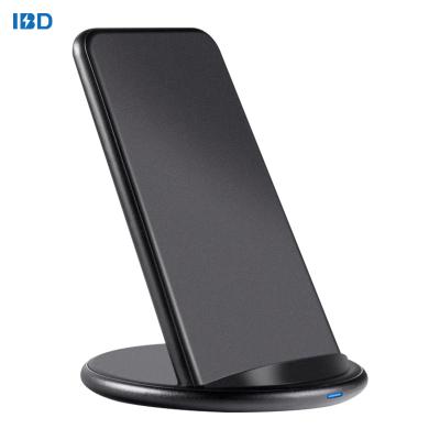 China Q8 Mobile Phone Wireless Charger Bundle, Universal Wireless Mobile Charger, Qi Wireless Charger Radio for sale