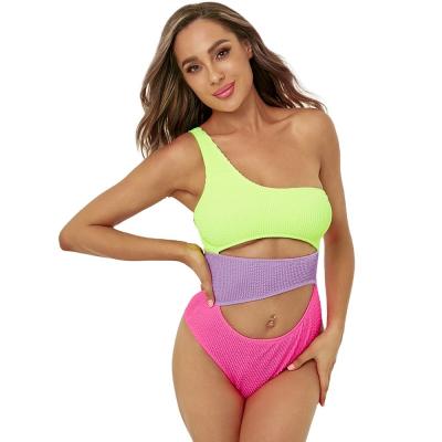 Chine Bikini one-shoulder color matching hollow out one-piece swimsuit fashion sexy halter bikini à vendre