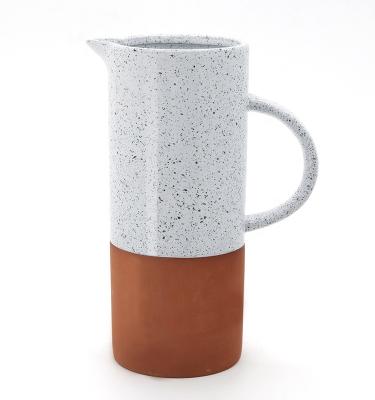 China Custom Sustainable Ceramic Water Jug Milk Pitcher White And Brown Making Coffee Jugs for sale