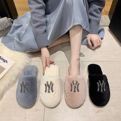 China New Fashion Trend Fashion Autumn Winter Plus Size Ladies Fur Slippers Designer Fur Wool Warm Home Slippers Slips Slippers for sale