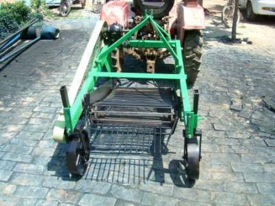 China Potato Harvester Agriculture Machine Potato Harvester Yams Harvester Sweet Potato Harvester for sale