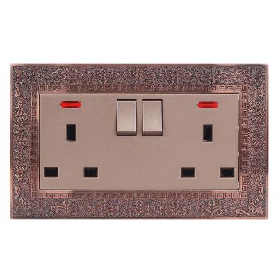 China UK Standard 13A Wall Charger Universal Plug Socket Easy Installation Dual USB Electrical Wall Socket for sale