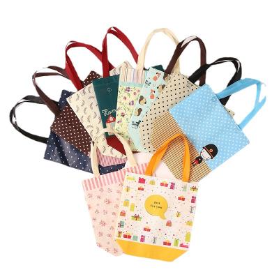 China Clothing Store Collapsible Foldable Shopping Bag Birthday Gift Cute Film Laminated Foldable Bag Spot Color Print Shoppign Nonwoven Bag for sale