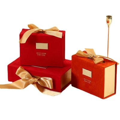 China Recyclable Exquisite Flannel Gift Box Wedding Ins. Wedding Packaging Box Holiday Wedding Birthday Hand Empty Gift Box for sale