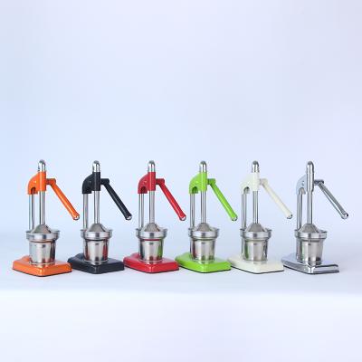 China Portable Hotel Stainless Steel Metal Home Hand Shaking Slow Press Manual Orange Cold Juicer for sale