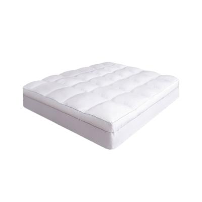 China Cooling Customize Size 140cm 160cm 180cm Down Alternate Bedspread Mattress Topper Bed Soft Cooling Mattress Padded Comfortable for sale