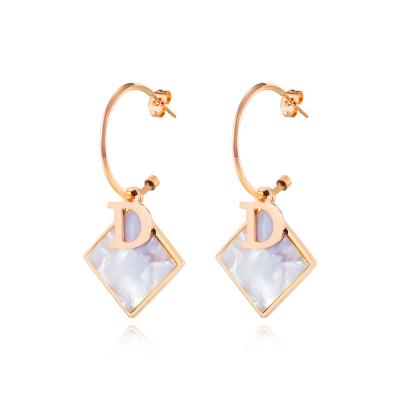 China FASHIONABLE Customizable Women Charm Rose Gold Letter Shell Earrings for sale