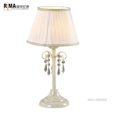 China High quality hand painted painting indoor classic iron table lamp white lighting for bedroom and office room for sale