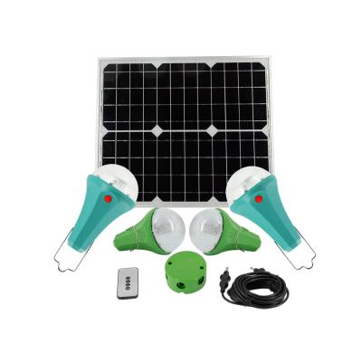 Chine Résistance à l'usure Lumière solaire de plafond 5200MAH avec lampe à commande à distance Lumière solaire Éclairage extérieur avec Pa solaire à vendre