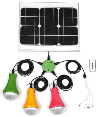 China 50000h larga vida 15W que acampa Mini Solar Power System With 3 bulbos en venta