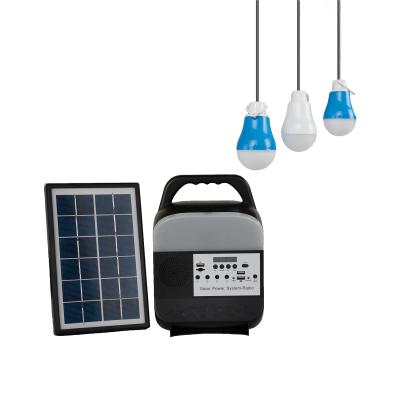 China Sistema de energia recarregável do painel solar do ODM 15Hours para acampar à venda