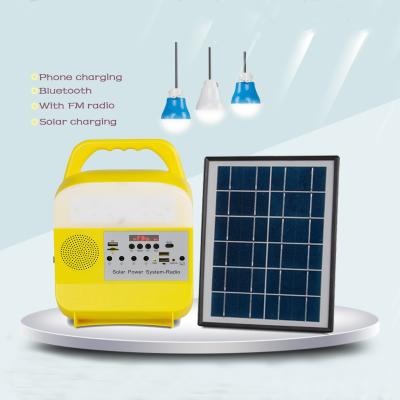 Cina lampadine solari portatili 5W 6V della batteria 8000mah per illuminazione domestica in vendita