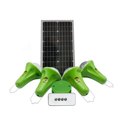 China Luz de acampamento solar portátil com carregador do telefone à venda