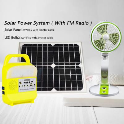 China Sistema de iluminação solar da roulotte de 25 watts com porto de carregamento de rádio SRE-6828 3pcs de USB à venda