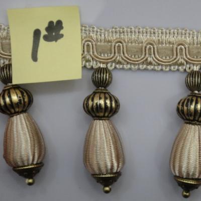 China Decorative Mini Curtain Tassel Trimmings in Carry Solid Design for sale